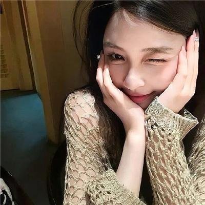 弱比少男闯女校